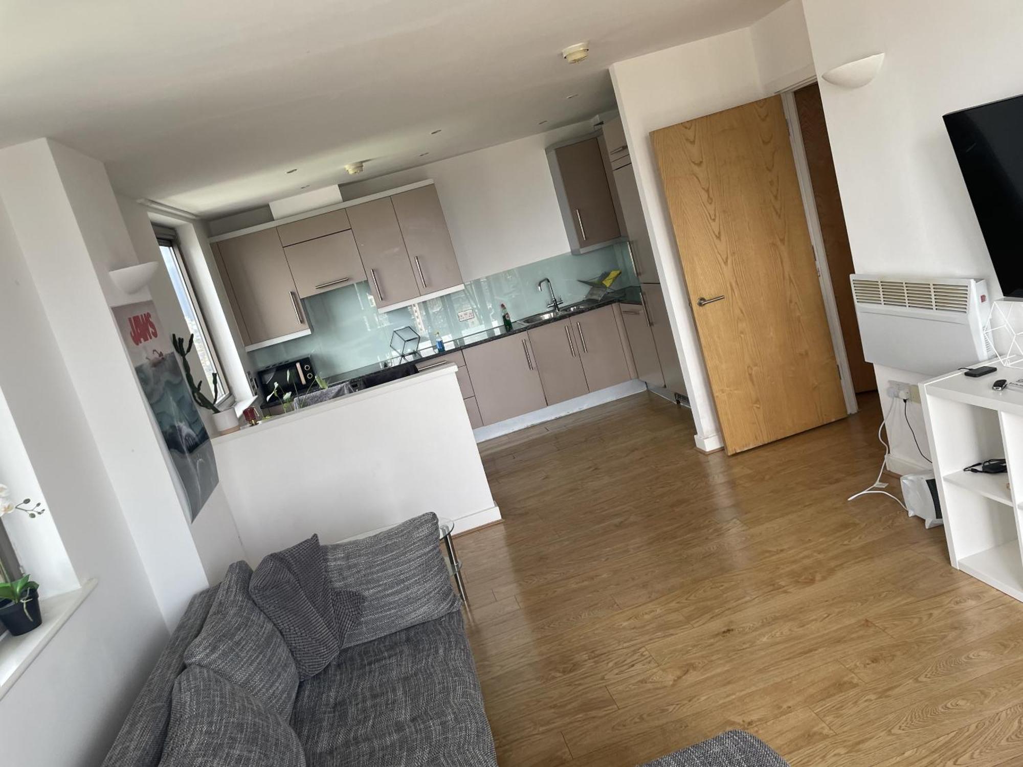 Whitechapel Two Bedroom Luxury Apartment - Free Private Parking - City Views 런던 외부 사진